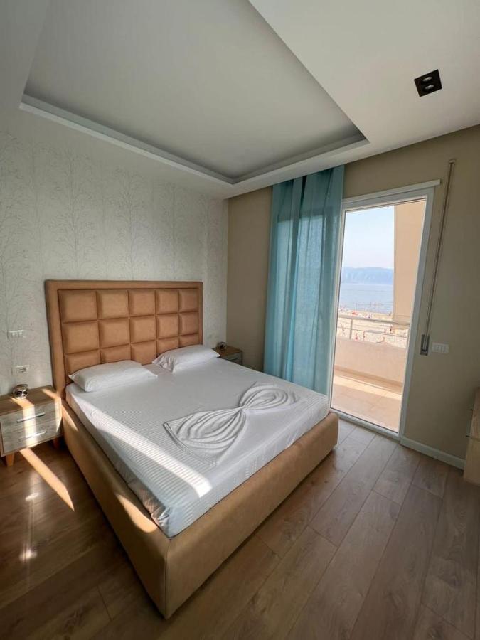 Soleil Apartment With Sunbed & Umbrella فلورا المظهر الخارجي الصورة