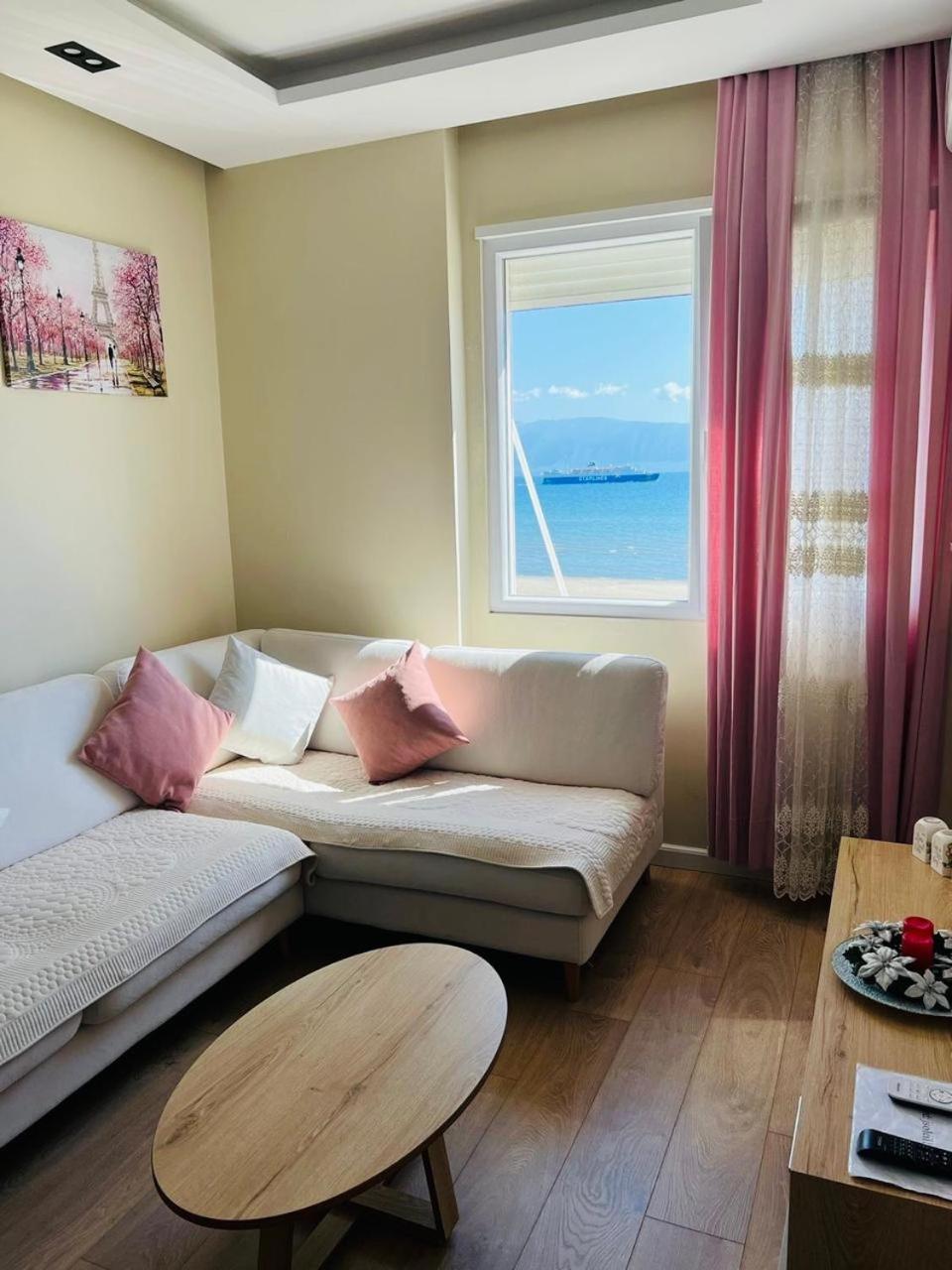 Soleil Apartment With Sunbed & Umbrella فلورا المظهر الخارجي الصورة