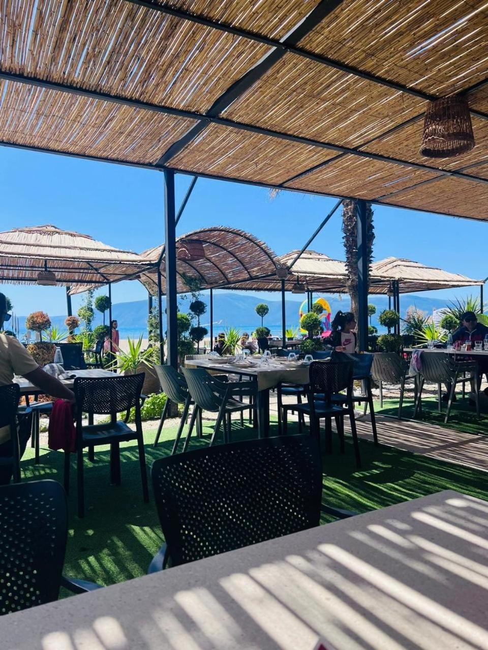 Soleil Apartment With Sunbed & Umbrella فلورا المظهر الخارجي الصورة
